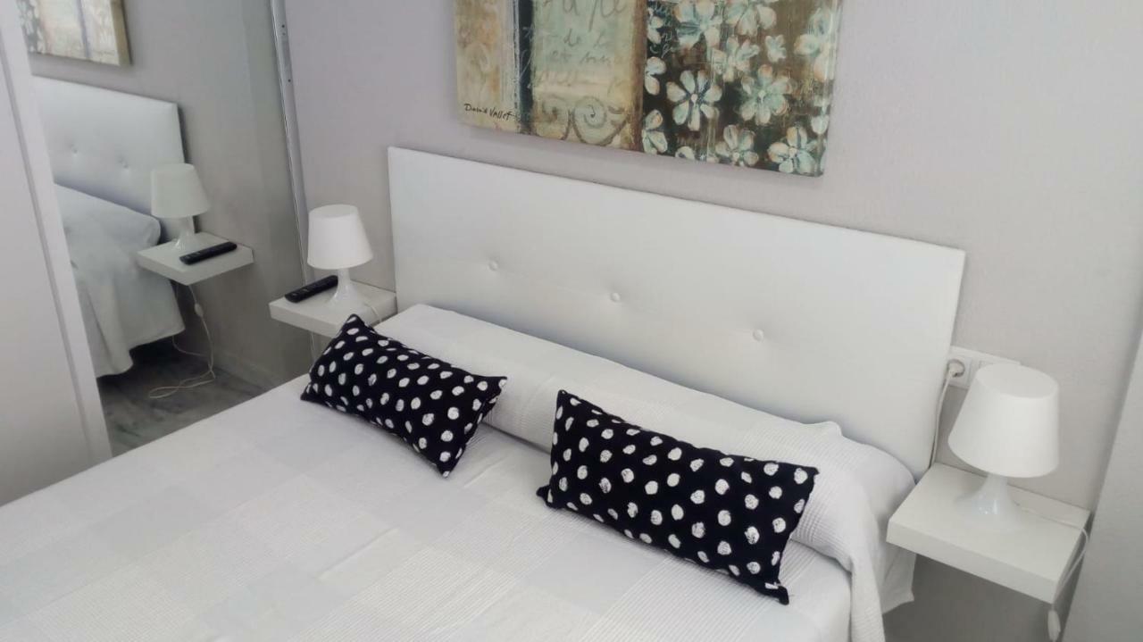 Apartamentos Laguna Beach Torrox Exteriör bild